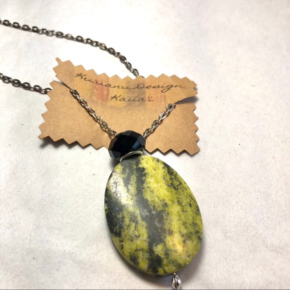 Green and black stone dangle necklace - Picture 4 of 4